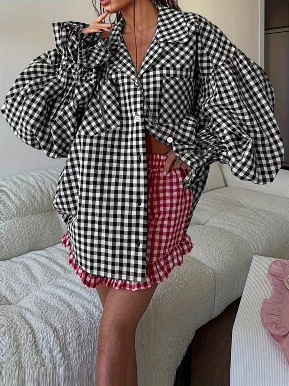 Black And White Casual Women's Plaid Long Sleeve Shirt With Pockets And Buttons - Picture 3 of 5